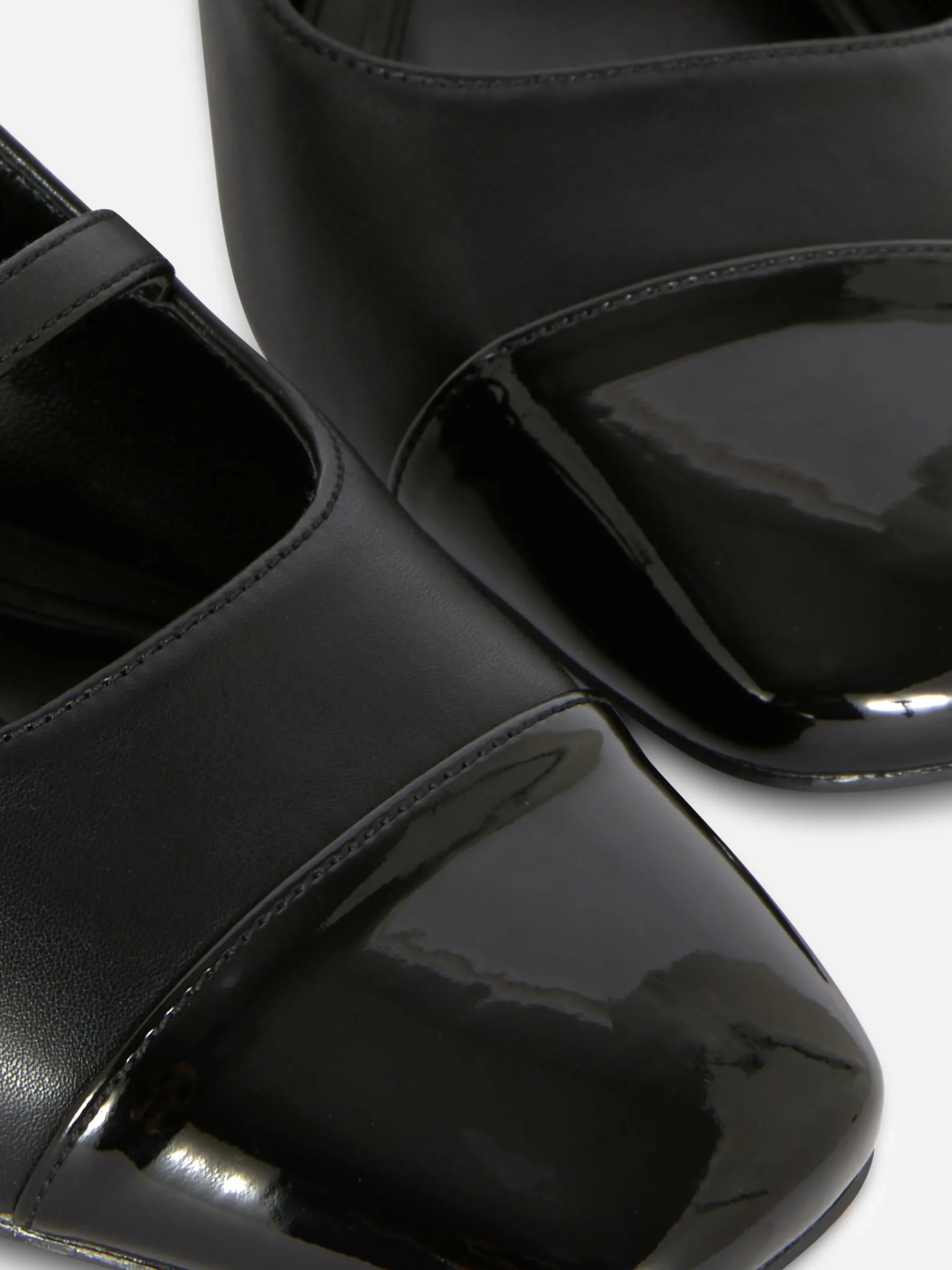Sapatos Mary Jane Tacão Fecho Atrás