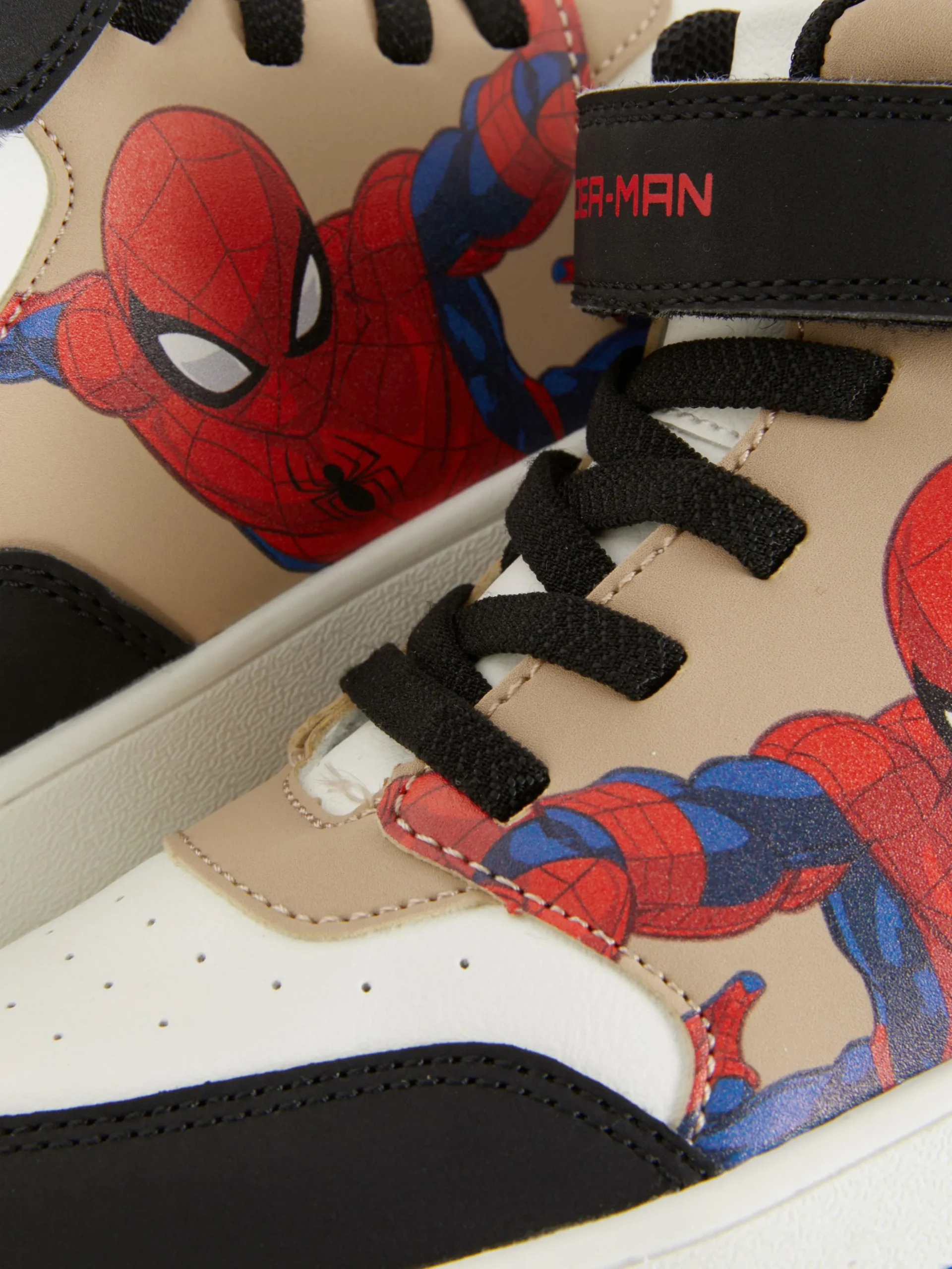 Ténis Cano Alto MARVEL Homem-Aranha